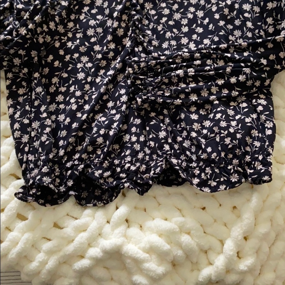 AE blouse - Picture 3 of 3